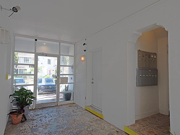 4th image of 2383 Flamingo Dr APT 1