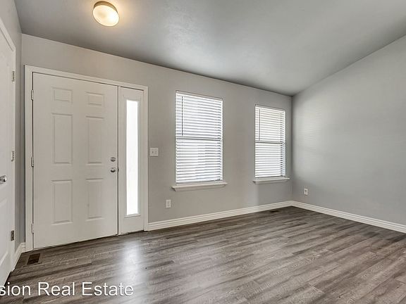 5th image of 4008 S Clipper St