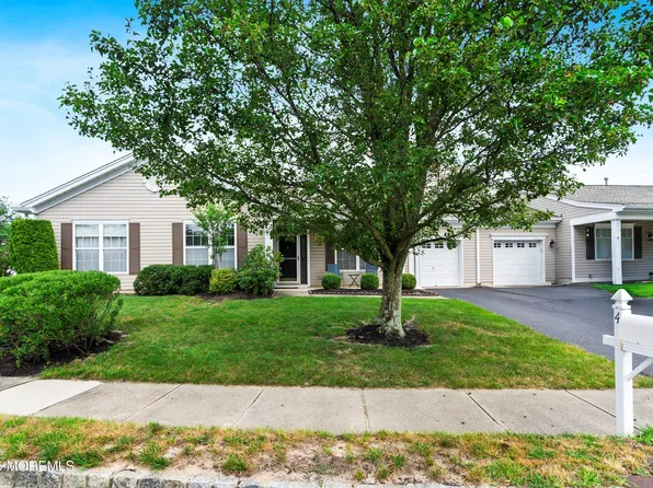 4 Greylawn Drive #A, Lakewood, NJ 08701