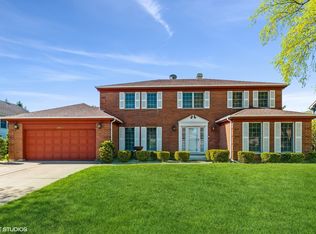 2873 E Country Lake Rd, Arlington Heights, IL 60004