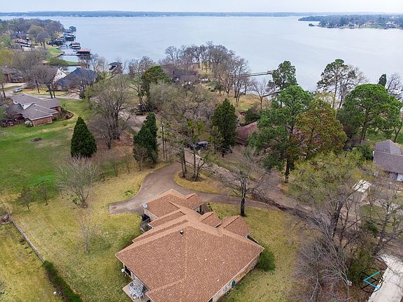 2nd image of 30 Lakeside Dr
