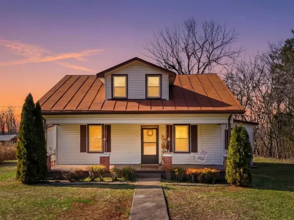 409 Staunton River Lndg, Gretna, VA 24557