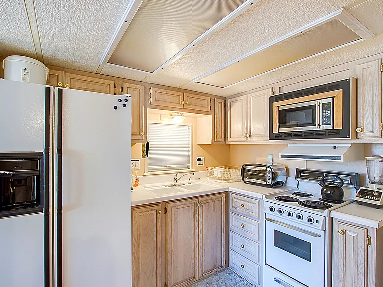 85 Revett Dr #84 — Photo 5
