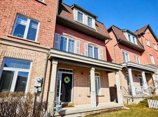 35 Schooner Ln #10, Toronto, ON M1C 5J2