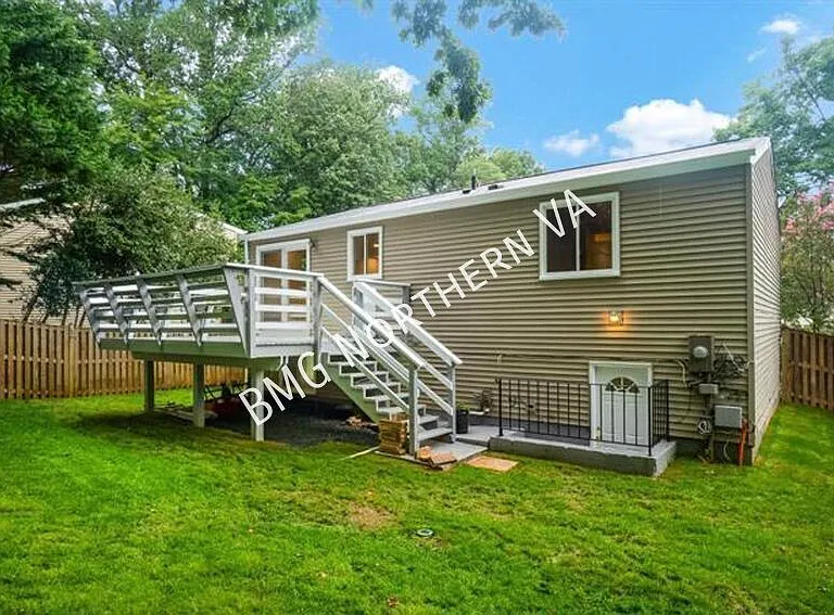 8461 Yellow Leaf Ct — Photo 26
