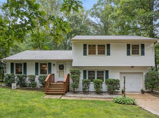 107 Chapel Hill Ln, Williamsburg, VA 23188