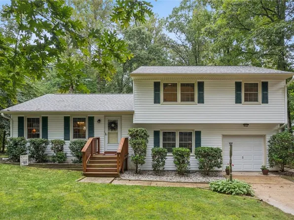 107 Chapel Hill Ln, Williamsburg, VA 23188