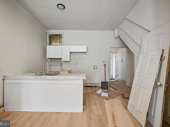 4th image of 4841 Haverford Ave