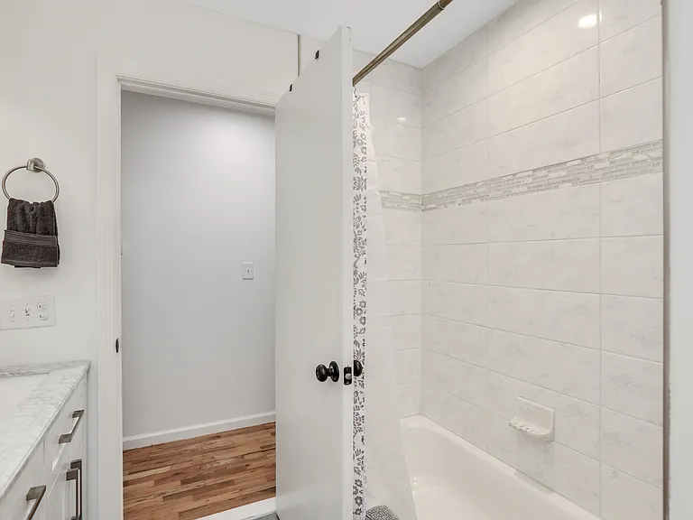 9215 Tavistock Dr — Photo 11