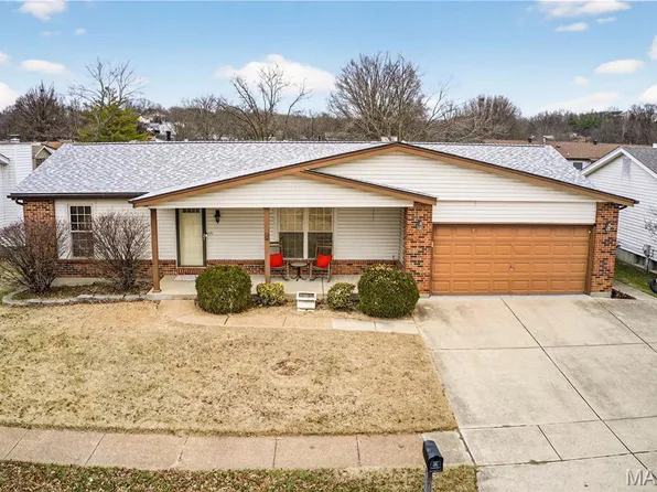 6181 Clovergreen Pl, Saint Louis, MO 63129