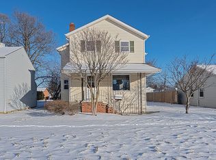 1657 Crestwood Rd, Mayfield Heights, OH 44124
