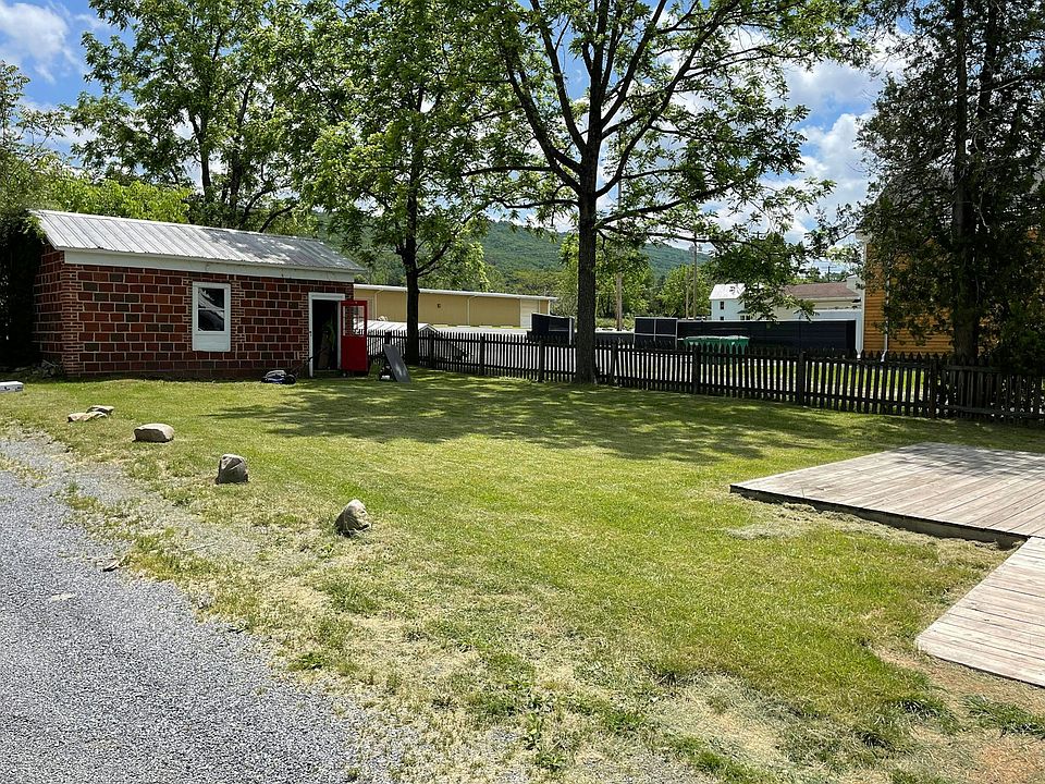 Backyard with parking