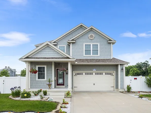 324 Central St, Springfield, MA 01105