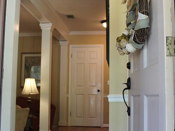 3rd image of 111 Holly Dr