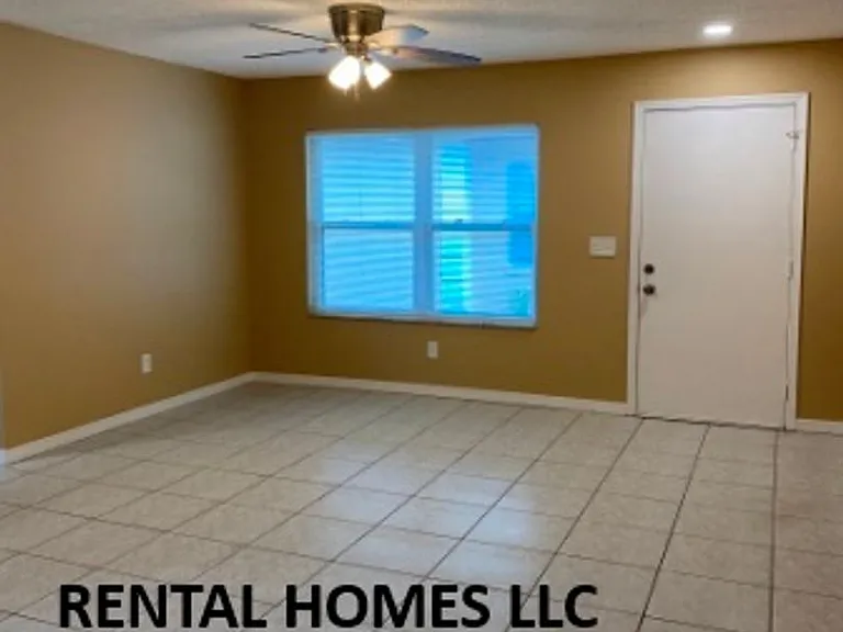1215 Sophie Blvd — Photo 6