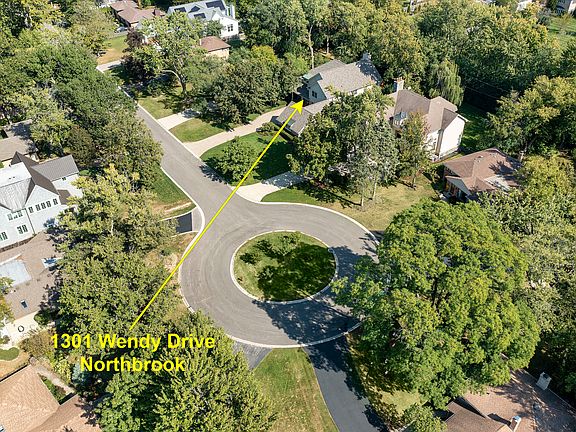 3rd image of 1301 Wendy Dr