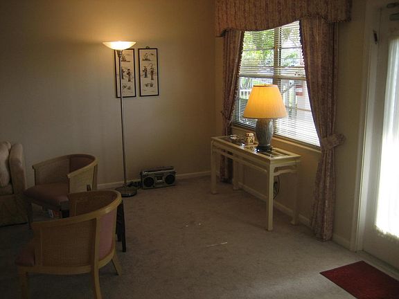 3rd image of 1041 Lyndhurst J #1041