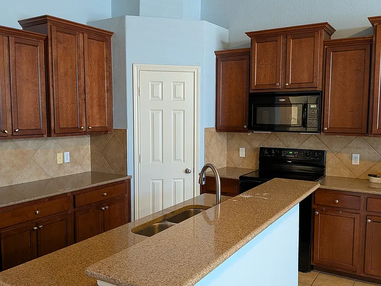 2525 Bonnie Ln — Photo 9