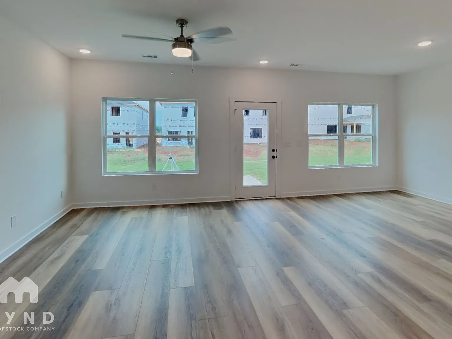 3 bed, 2.5 bath, 1768 sqft, $1,795 — Photo 2