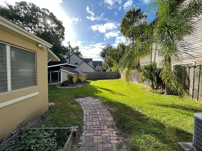 747 Maryland Ave — Photo 27