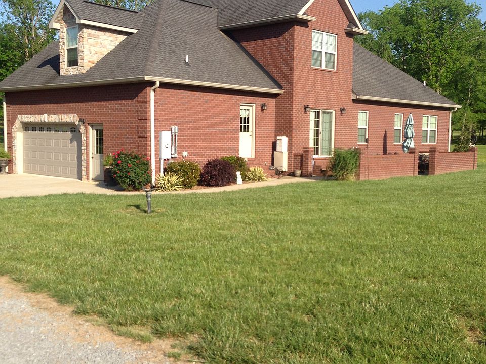 2nd image of 138 Longwood Dr