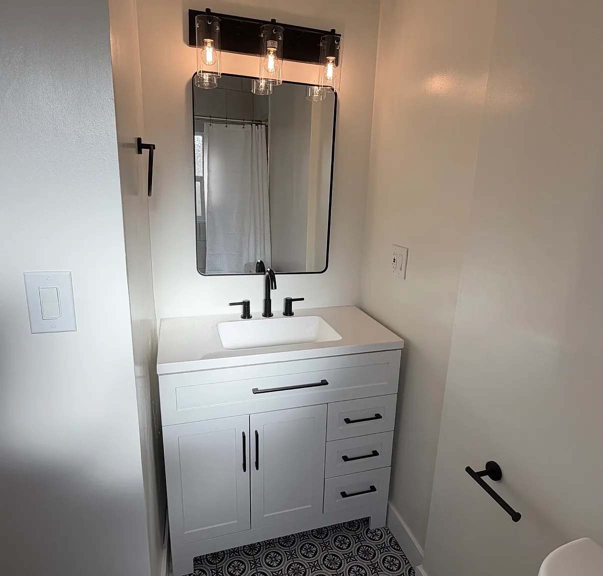1 bed, 685 sqft, $2,600 — Photo 3