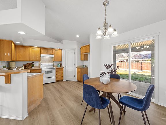5th image of 4122 E Roan Meadow Ct
