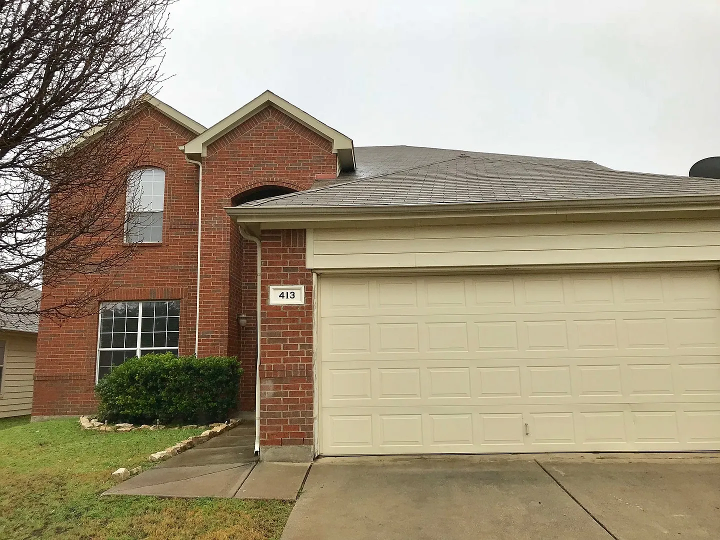 Beautiful 2 Story Off Bonds Ranch — Photo 2