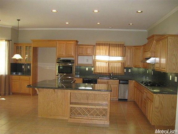 5th image of 9720 Mountain Vista Cir