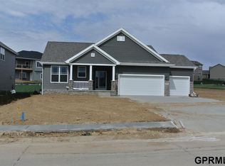 12210 Ashwood Dr, Bennington, NE 68007