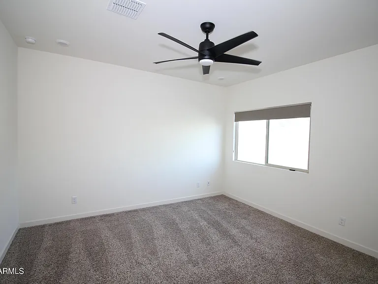 2215 W Harmont Dr — Photo 15