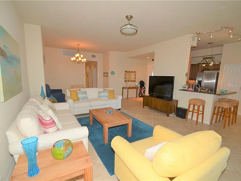 10572 Smokehouse Bay Dr #101 — Photo 4