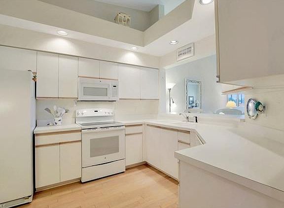5th image of 4181 Sawgrass Point Dr APT 204