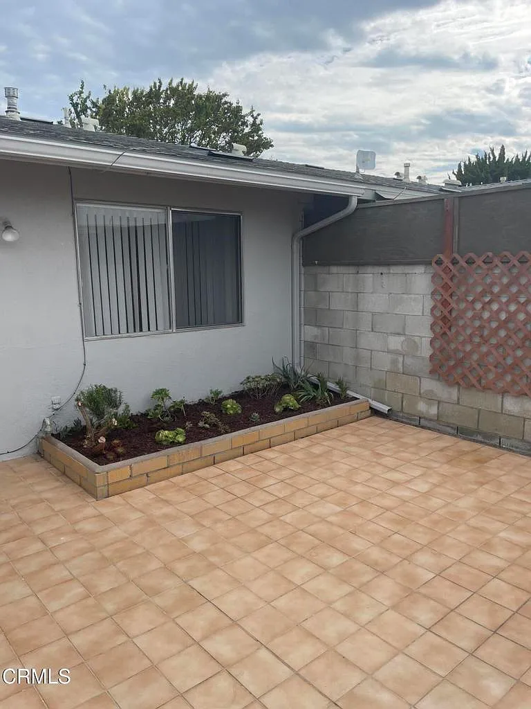 2 bed, 1.0 bath, 784 sqft, $2,500 — Photo 3