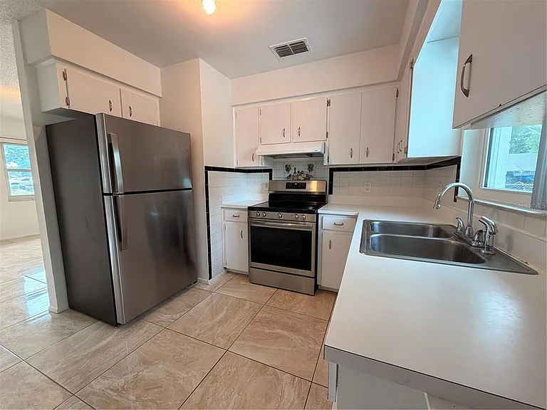 206 S 20th St — Photo 11