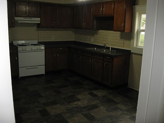 3rd image of 217 S Moore St