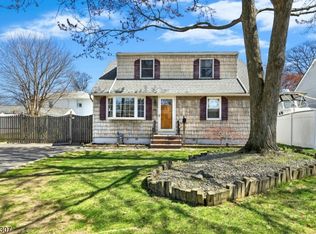 348 Maplewood Ave, Kenilworth, NJ