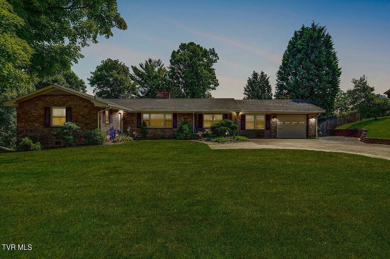 1702 Sundale Rd, Johnson City, TN 37604 Zillow