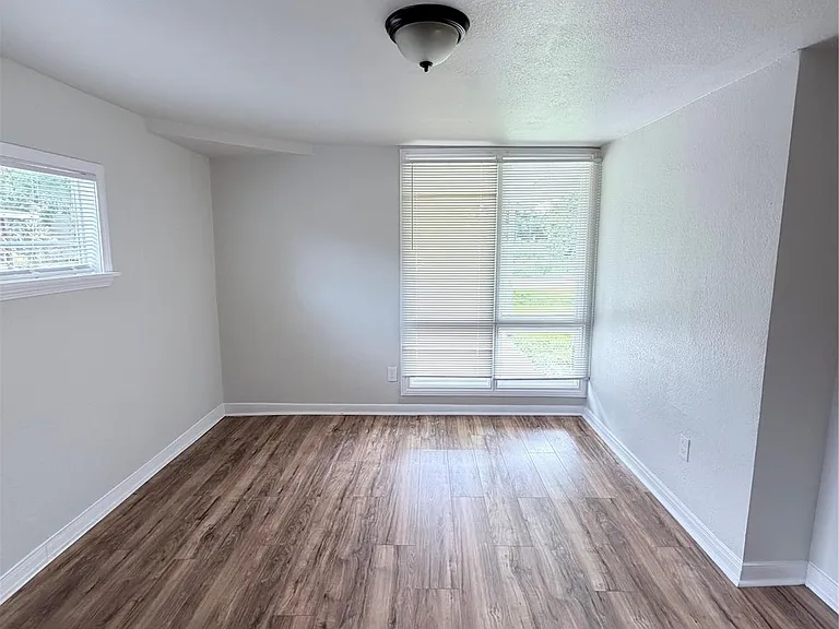 208 Preston St — Photo 9