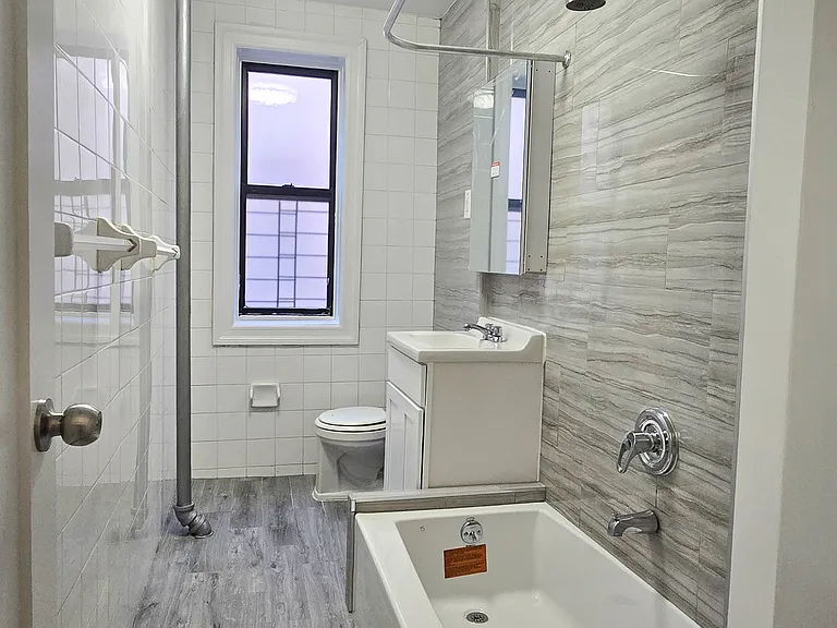 600 W 141st St #54 — Photo 13