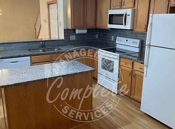 3rd image of 2062 Waterleaf Ln W