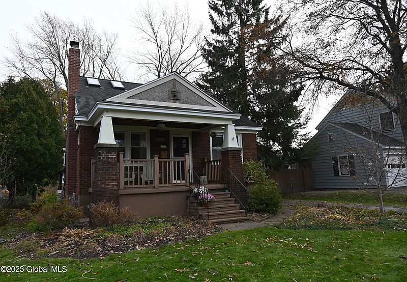 3rd image of 1178 Highland Park Road