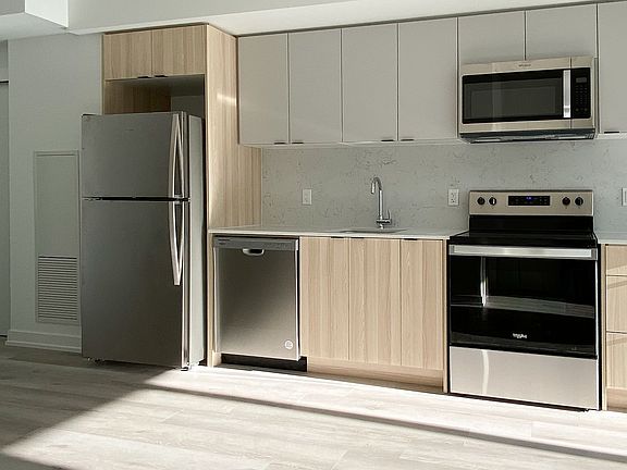 4th image of 2000 Bathurst St #505