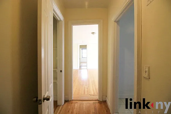 Rented by Link NY Realty | media 25