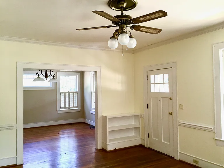 115 Robinson St — Photo 7