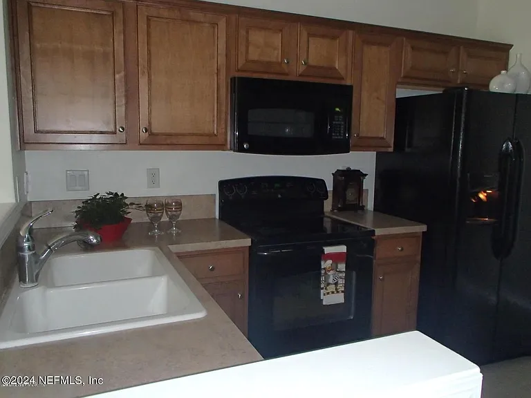 8125 Summergate Ct — Photo 6