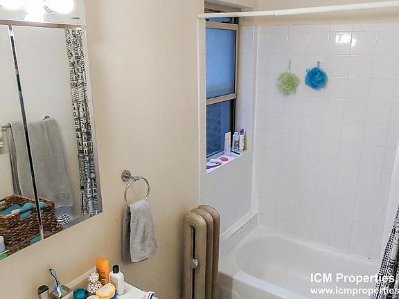 2nd image of 5101 N Winchester Ave #5103-1