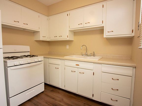 5th image of 7129 Columbia Ave #1E