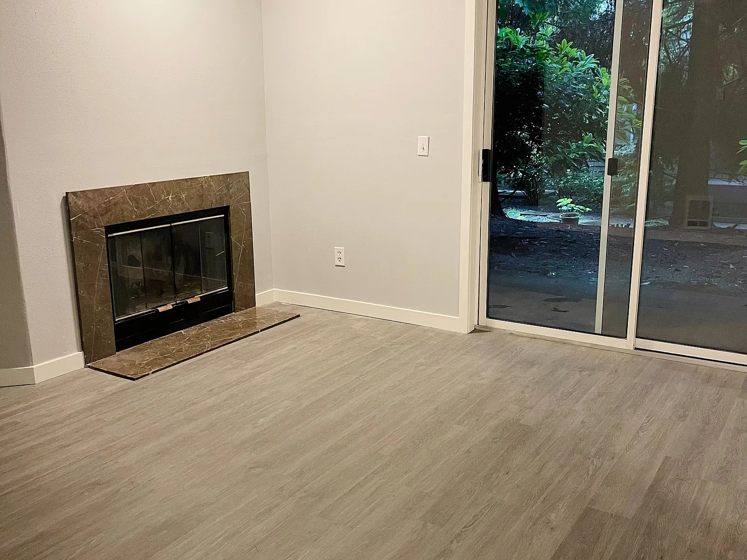 2 bed, 804 sqft, $2,100 — Photo 3