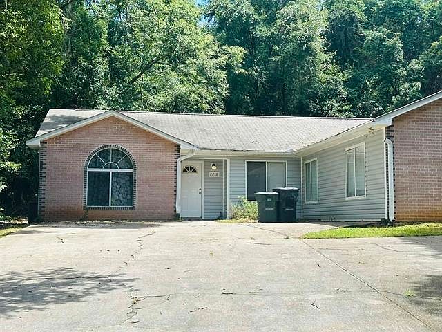 1st image of 2218 Amelia Cir